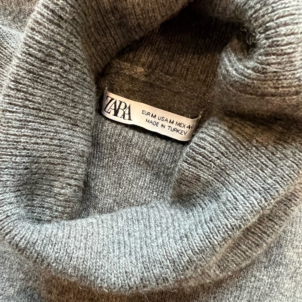 Zara Grey FUNNEL NECK SWEATER Size M